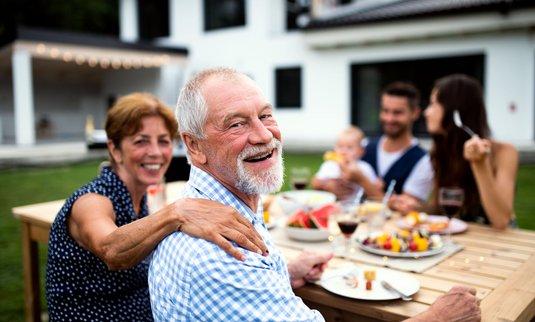 Haus-Familie-Wohnen-Garten-Serie-30-01